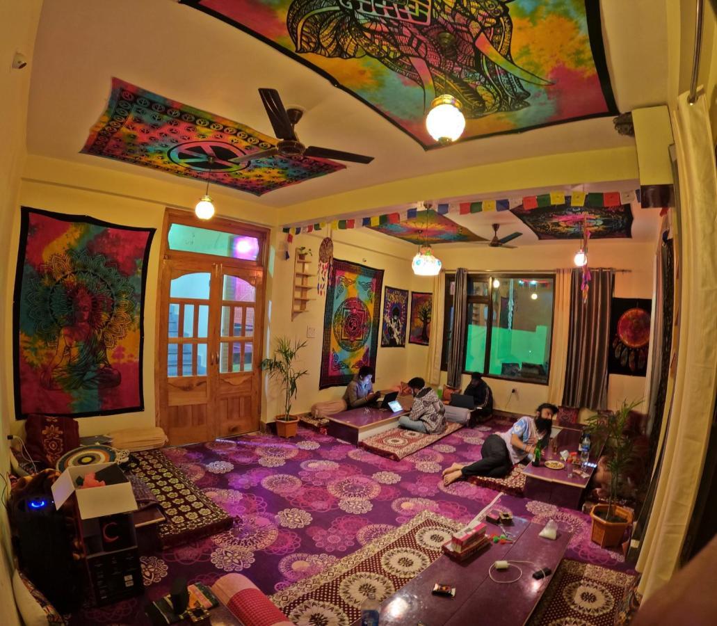Triumph Bed And Breakfast And Cafe Kasol Exterior foto