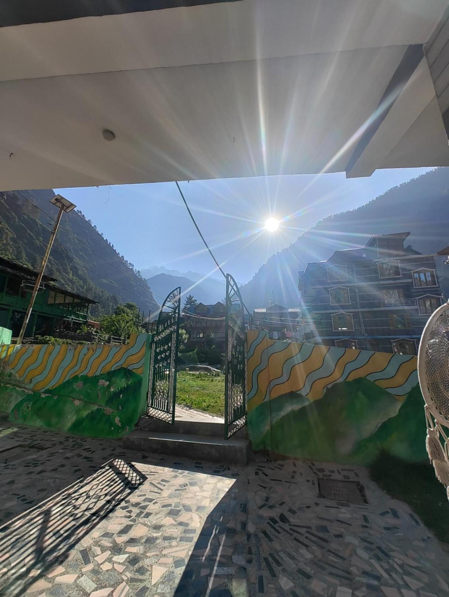 Triumph Bed And Breakfast And Cafe Kasol Exterior foto