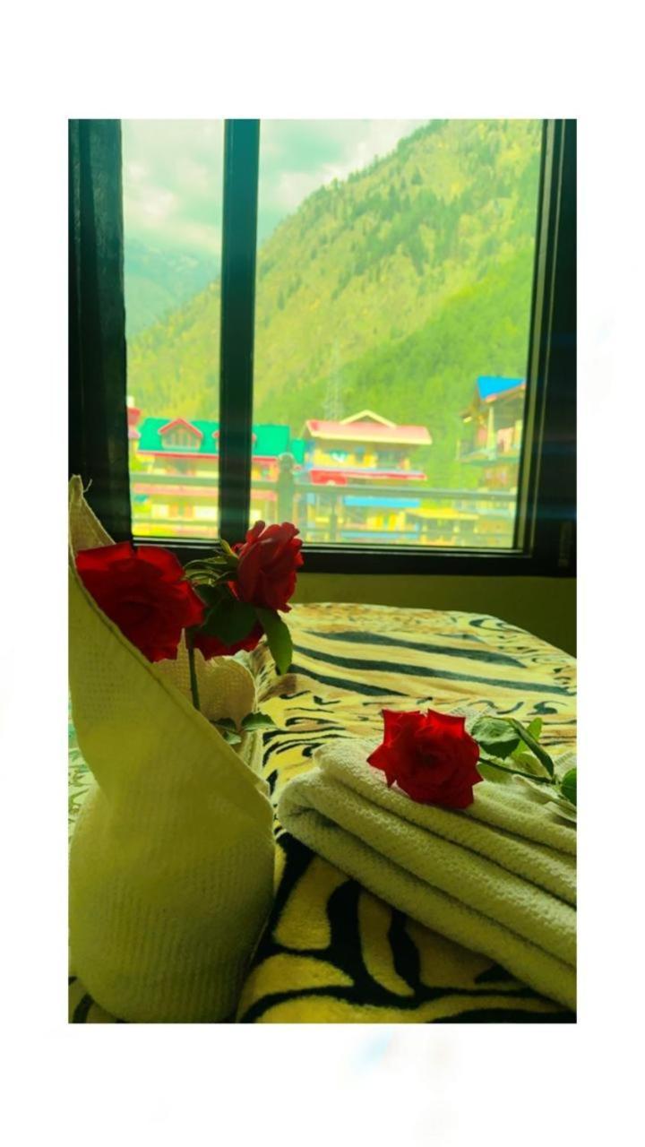 Triumph Bed And Breakfast And Cafe Kasol Exterior foto